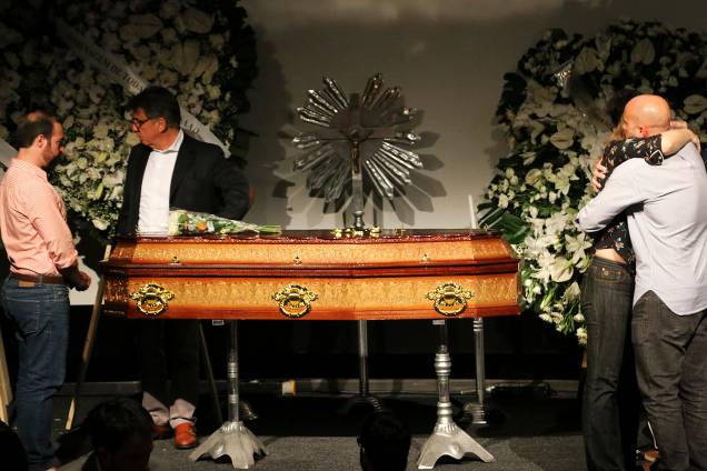 Familiares e amigos, durante velório do jornalista Ricardo Boechat no Museu da Imagem e do Som (MIS), na zona sul de São Paulo - 12/02/2019 Familiares e amigos, durante velório do jornalista Ricardo Boechat no Museu da Imagem e do Som (MIS), na zona sul de São Paulo - 12/02/2019
