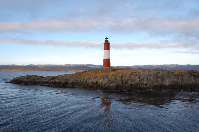 lighthouse-1567724_1920