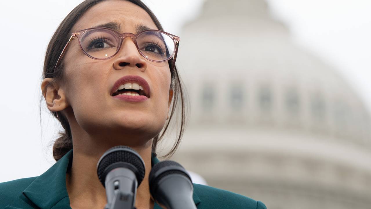 Alexandria Ocasio-Cortez durante conferência de imprensa na Capitólio - 07/02/2019