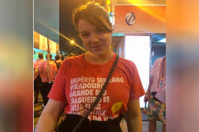 A atriz Alice Wegmann posa para foto em camarote na Marquês de Sapucaí - 04/03/2019 A atriz Alice Wegmann posa para foto em camarote na Marquês de Sapucaí - 04/03/2019