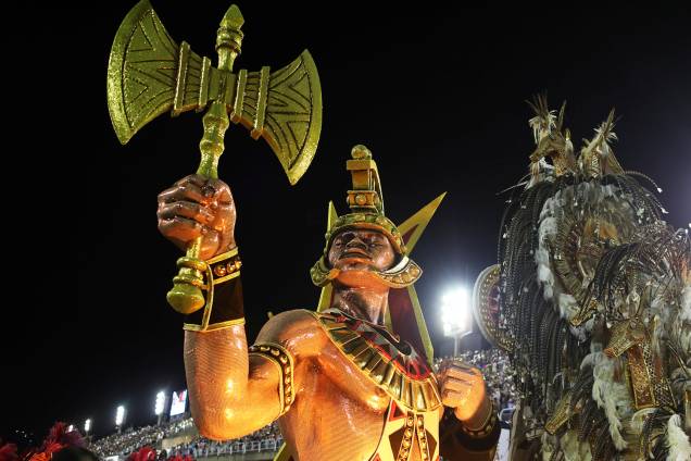 Com o enredo 'Xangô', a Acadêmicos do Salgueiro desfila no Sambódromo da Marquês de Sapucaí, no Rio de Janeiro (RJ) - 04/03/2019 Com o enredo 'Xangô', a Acadêmicos do Salgueiro desfila no Sambódromo da Marquês de Sapucaí, no Rio de Janeiro (RJ) - 04/03/2019