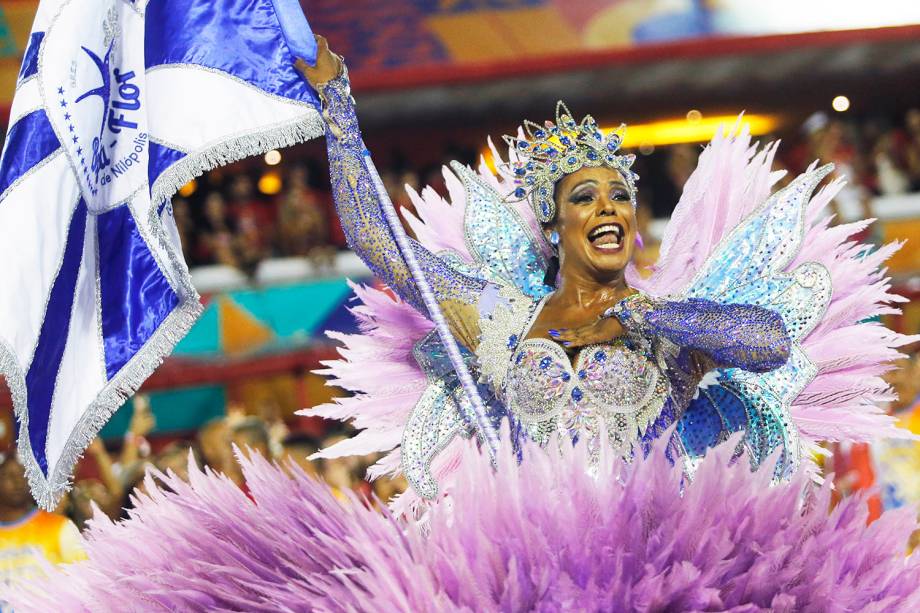 Porta-bandeira da escola de samba Beija-Flor, durante desfile - 04/03/2019