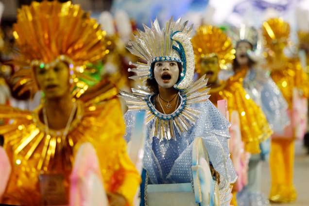 Com o enredo 'Quem não viu vai ver...As fábulas do Beija-flor', a escola de samba Beija-Flor de Nilópolis é a quinta a desfilar no Sambódromo da Marquês de Sapucaí - 04/03/2019 Com o enredo 'Quem não viu vai ver...As fábulas do Beija-flor', a escola de samba Beija-Flor de Nilópolis é a quinta a desfilar no Sambódromo da Marquês de Sapucaí - 04/03/2019