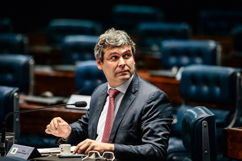 Petistas comemoraram prisão de Bolsonaro ao lado do apê de Marcos do Val