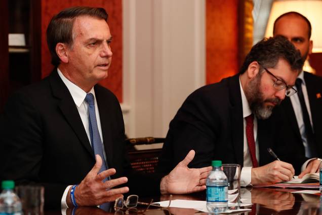 Presidente da República Jair Bolsonaro acompanhado do Ministro das Relações Exteriores, Ernesto Araújo participam de audiência ao senhor Henry “Hank” Paulson, ex-secretário do Tesouro dos Estados Unidos - 18/03/2019 Presidente da República Jair Bolsonaro acompanhado do Ministro das Relações Exteriores, Ernesto Araújo participam de audiência ao senhor Henry “Hank” Paulson, ex-secretário do Tesouro dos Estados Unidos - 18/03/2019