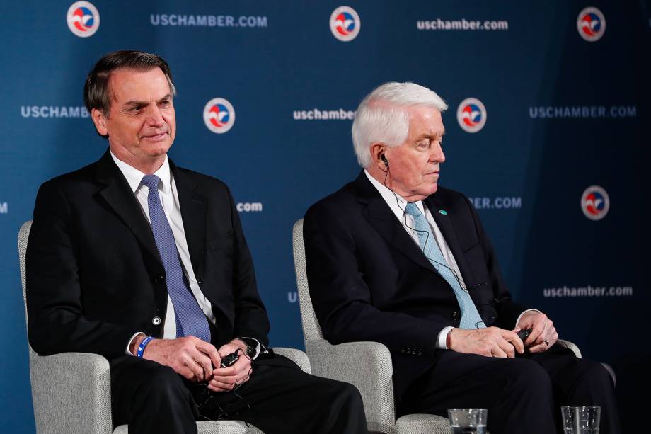 Presidente da República Jair Bolsonaro com Tom J. Donohue, CEO da Câmara de Comércio dos EUA durante uma discussão sobre as relações EUA-Brasil em Washington - 18/03/2019