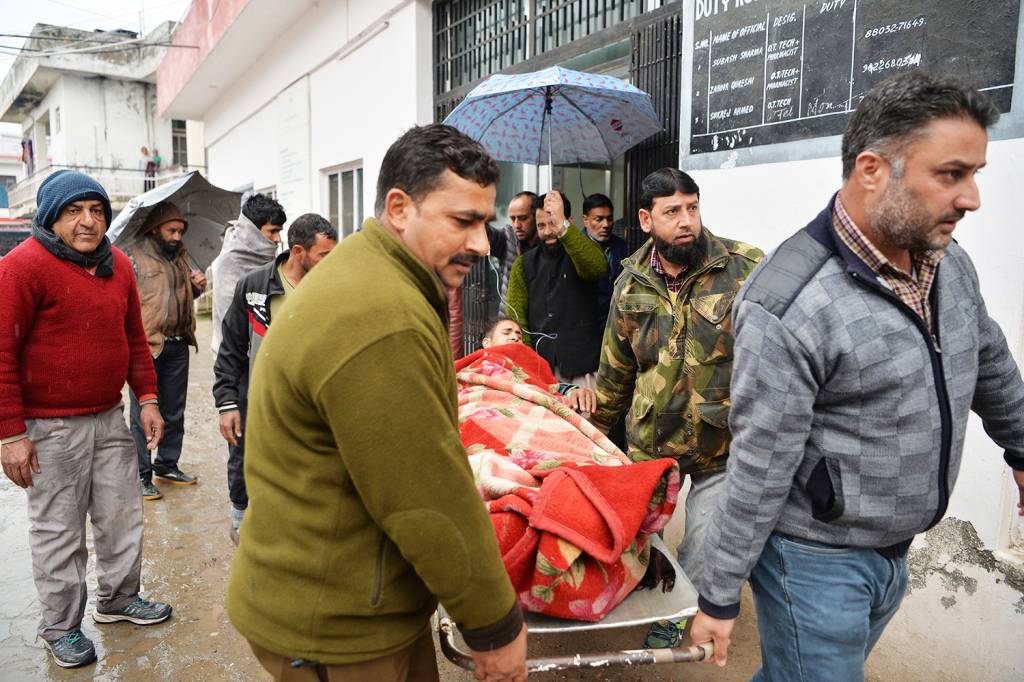 Paquistão e Índia recuam, mas hostilidade continua