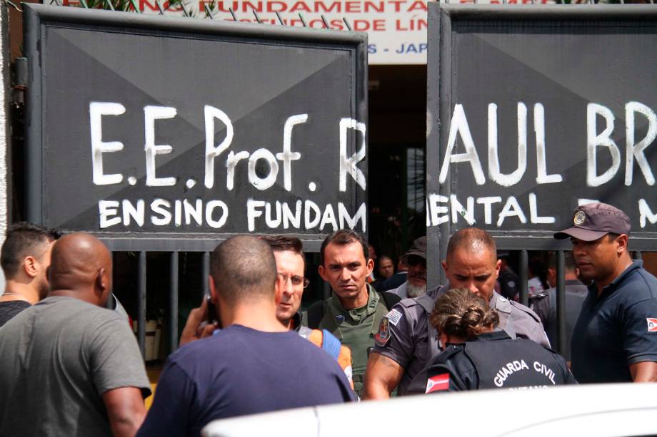 Adolescentes atiram dentro da Escola Estadual Raul Brasil, de Suzano (SP), e matam 6 pessoas - 13/03/2019