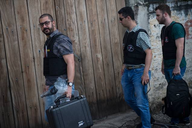 Agentes da perícia chegam a casa de Guilherme Taucci Monteiro, 17, no número 1089 da Alameda Tenente José Bernardino para a investigação - 13/03/2019 Agentes da perícia chegam a casa de Guilherme Taucci Monteiro, 17, no número 1089 da Alameda Tenente José Bernardino para a investigação - 13/03/2019