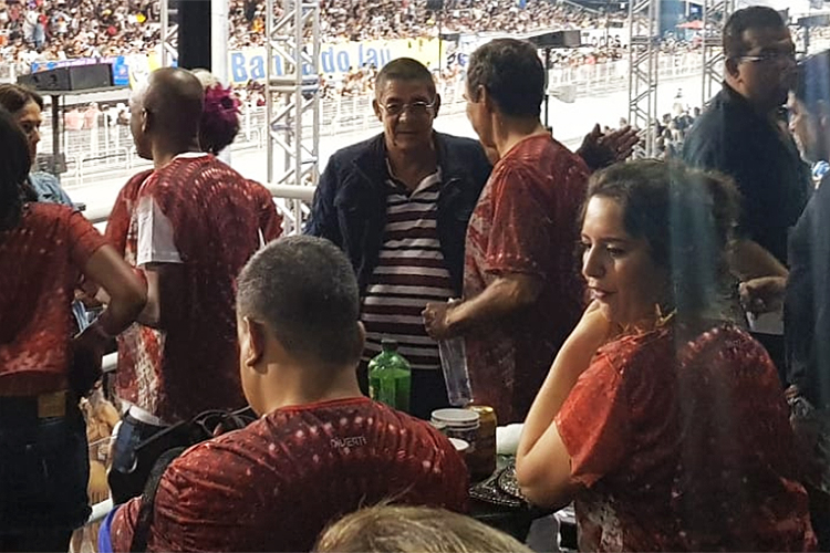 O cantor Zeca Pagodinho é visto em camarote no Sambódromo do Anhembi, em São Paulo (SP) - 02/03/2019