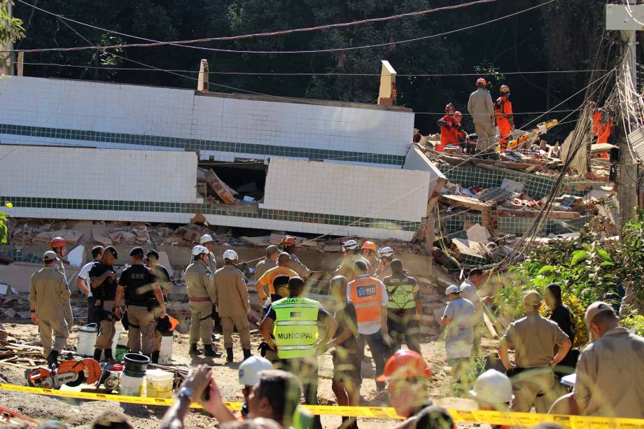 Dois prédios desabaram na Muzema, comunidade na zona oeste do Rio de Janeiro - 12/04/2019