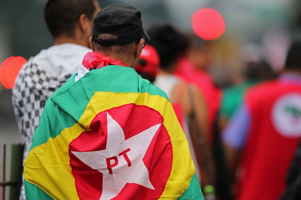 Lula tropeça em obstáculos no PT, nos Estados e nas alianças