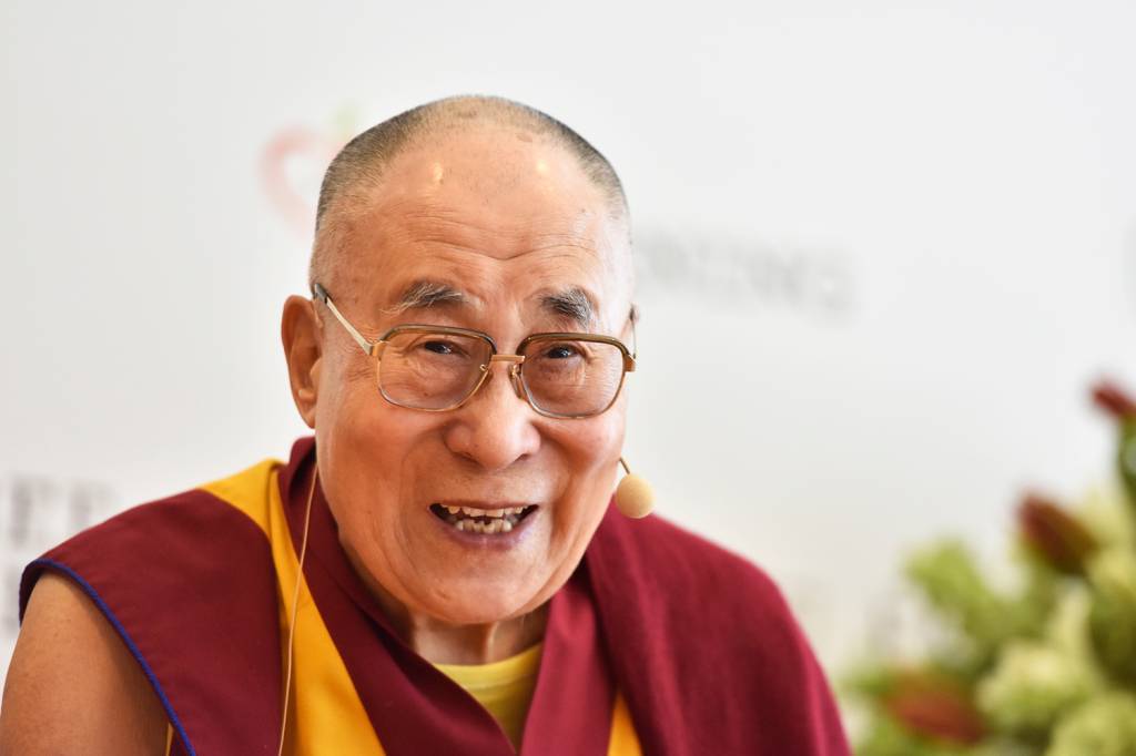 Sob o fantasma da China, Dalai Lama se prepara para compartilhar plano de sucessão
