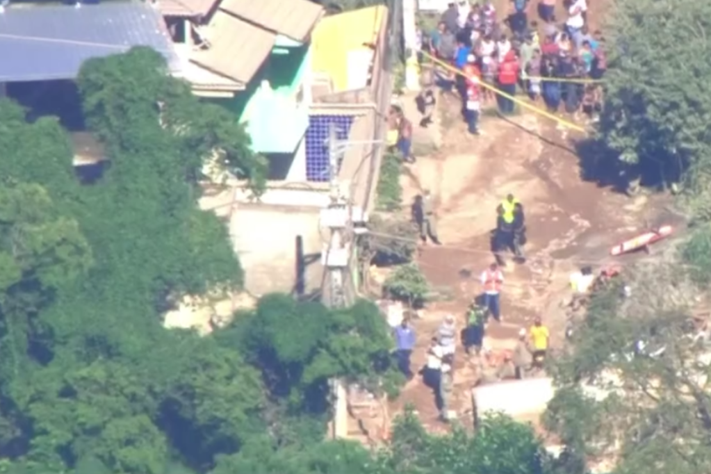 ‘Foi um estrondo, muita correria e nevoeiro’, diz moradora da Muzema