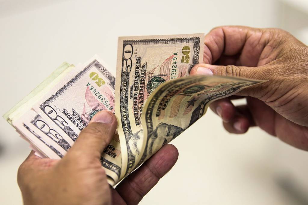 Santander defende nova era de fraqueza do dólar e fala em queda estrutural