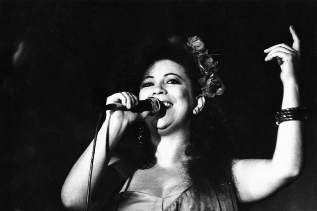 A cantora Beth Carvalho - 1986 A cantora Beth Carvalho - 1986
