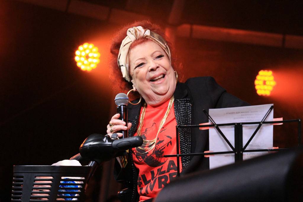 Do PDT ao PT, Beth Carvalho teve carreira ligada à política