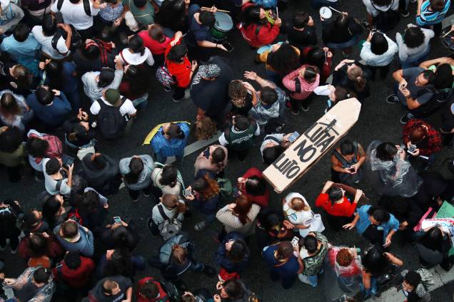 Manifestantes protestam contra os cortes na área da educação e pesquisa anunciados pelo Governo Federal, em São Paulo (SP) - 15/05/2019 Manifestantes protestam contra os cortes na área da educação e pesquisa anunciados pelo Governo Federal, em São Paulo (SP) - 15/05/2019