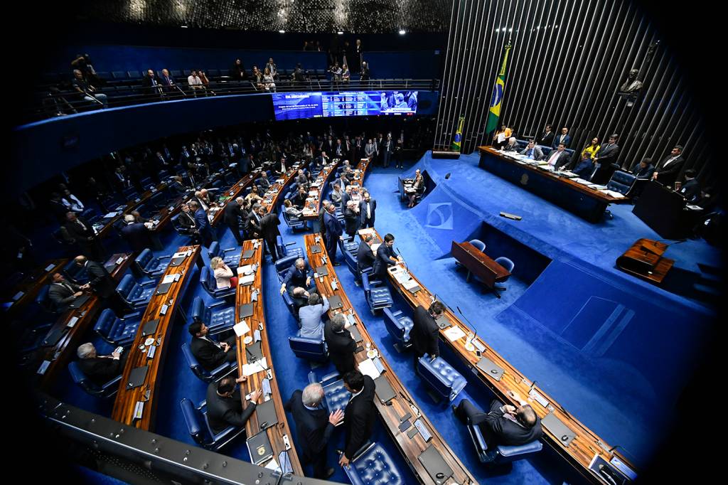 Senadores fecham acordo para não votar MP que muda Código Florestal