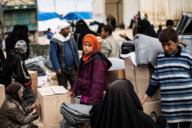 Mantimentos e remédios são enviados por organizações humanitárias Mantimentos e remédios são enviados por organizações humanitárias