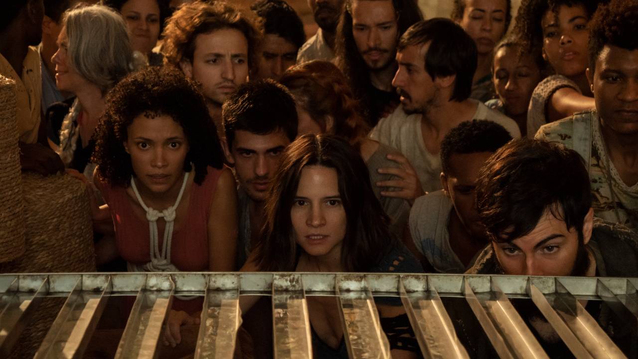'3%': Em novo lugar, personagens enfrentam velhos dilemas
