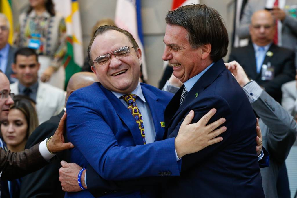 Assembleia de Deus ainda não definiu apoio a Castro no Rio, diz bispo