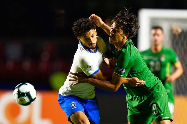 Marquinhos disputa lance com Marcelo Martins,durante partida entre Brasil e Bolívia, válida pela Copa América - 14/06/2019 Marquinhos disputa lance com Marcelo Martins,durante partida entre Brasil e Bolívia, válida pela Copa América - 14/06/2019