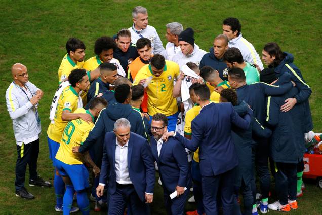Jogadores da Seleção Brasileira e comissão técnica se reúnem antes da cobrança das penalidades máximas contra o Paraguai - 27/06/2019 Jogadores da Seleção Brasileira e comissão técnica se reúnem antes da cobrança das penalidades máximas contra o Paraguai - 27/06/2019