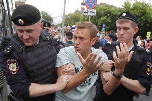 Polícia detém manifestantes em Moscou