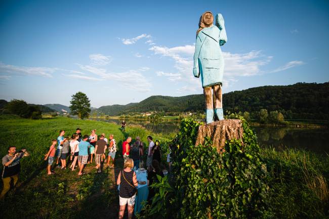 Estátua Melania Trump