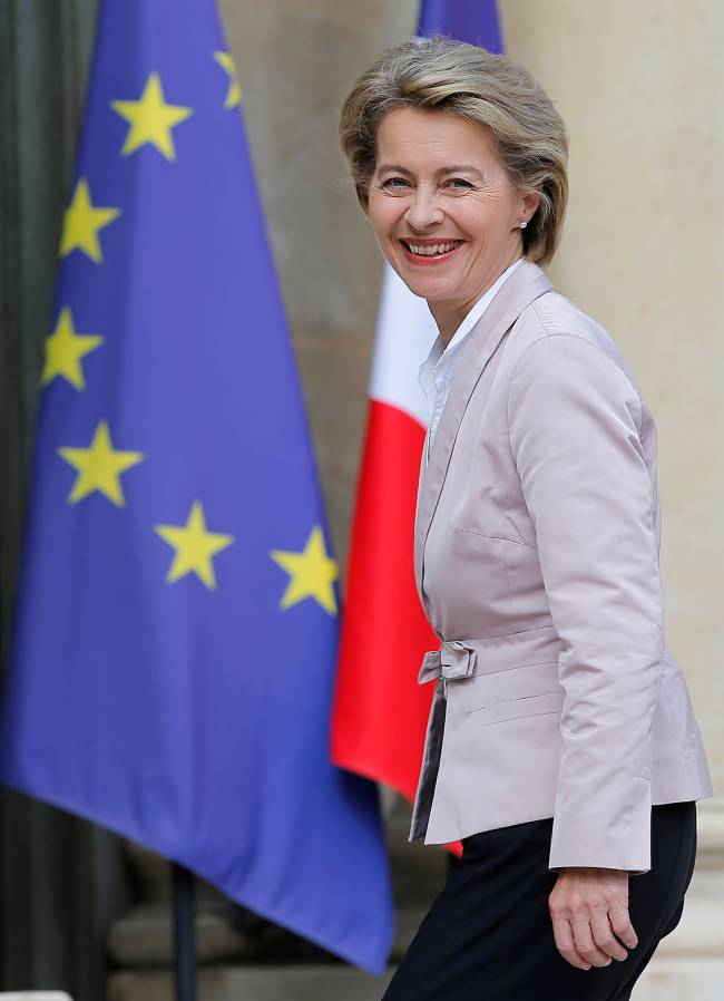 FILE PHOTO: German Defence Minister Ursula von der Leyen arrives to attend a Franco-German joint cabinet meeting at the Elysee Palace in Paris FILE PHOTO: German Defence Minister Ursula von der Leyen arrives to attend a Franco-German joint cabinet meeting at the Elysee Palace in Paris