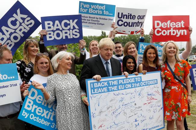 Boris Johnson em campanha em Wyboston