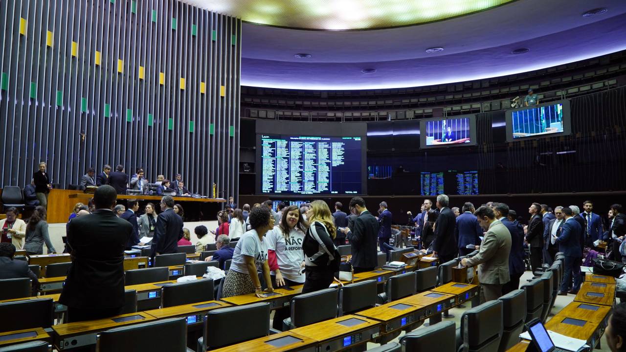 Deputados debatem reforma da Previdência na Câmara