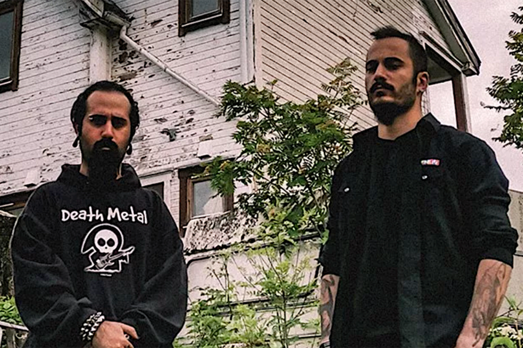 Banda iraniana de metal é condenada a 14 anos de prisão e 74 chibatadas