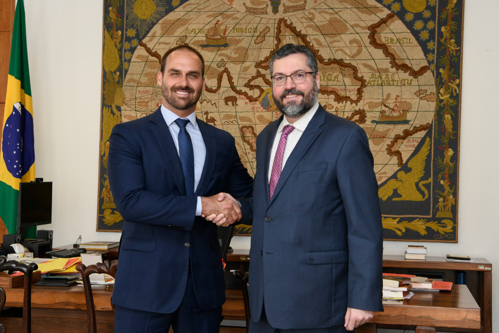 “É de fritar bolinhos” e outras notas de Carlos Brickmann