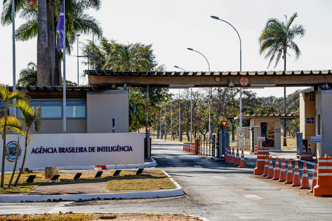 Abin mantém na ativa espião condenado e preso por abusar de crianças