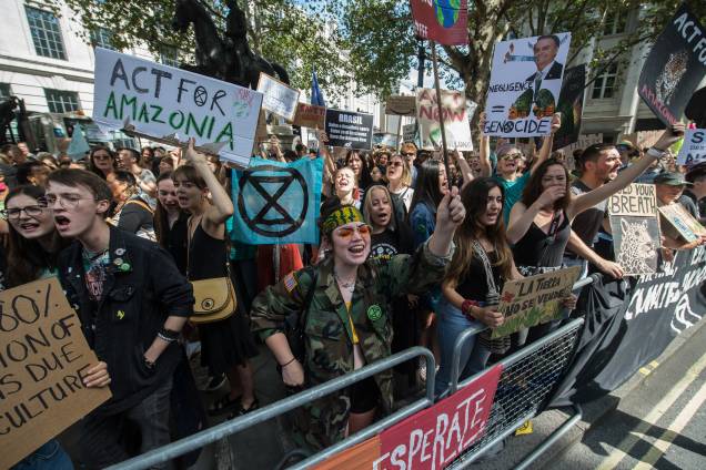 A "Extinction Rebellion" convoca um protesto do lado de fora da Embaixada do Brasil em Londres pelos incêndios na Floresta Amazônica A "Extinction Rebellion" convoca um protesto do lado de fora da Embaixada do Brasil em Londres pelos incêndios na Floresta Amazônica