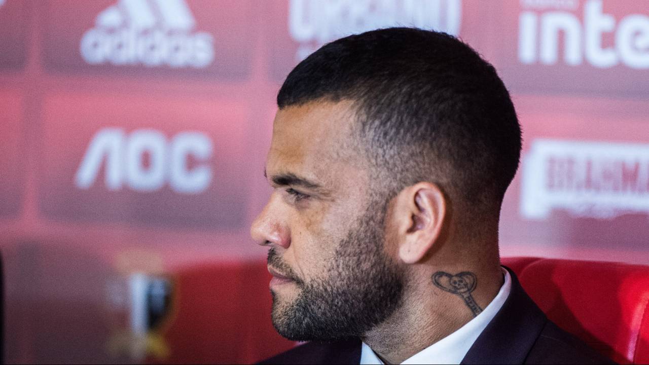 Daniel Alves durante sua entrevista coletiva, 2019