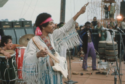 Jimi Hendrix: maior cachê de Woodstock, tocou para quase ninguém no último dia do festival