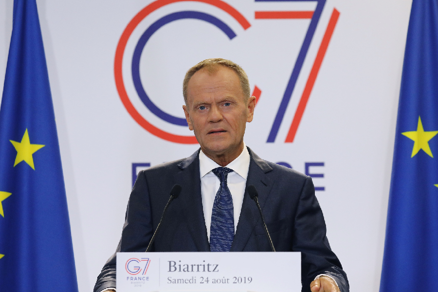 Donald Tusk fala com a imprensa antes da cúpula do G7