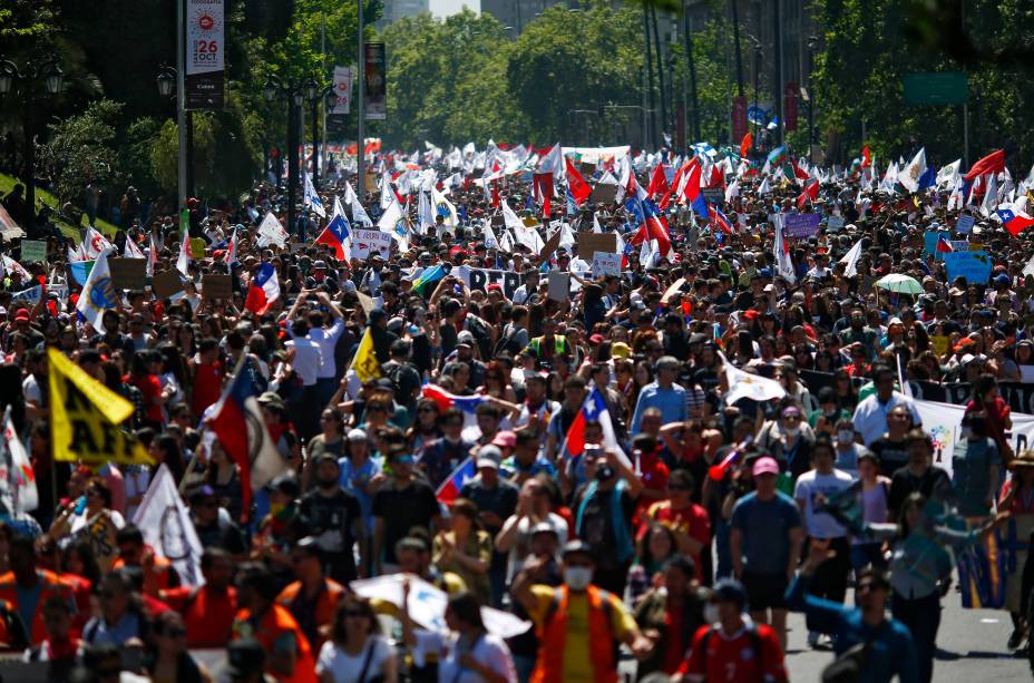 Protestos em Santiago: 67% da população insatisfeita com condições de vida - 23/10/2019 Protestos em Santiago: 67% da população insatisfeita com condições de vida - 23/10/2019