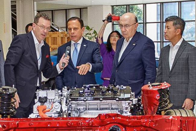 Doria-visita–fbrica-da-toyota