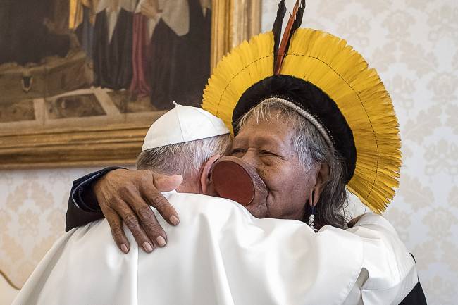 PAPA-FRANCISCO-RAONI-2019 PAPA-FRANCISCO-RAONI-2019