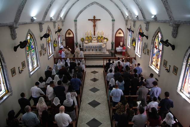SAO PAULO, SP, BRASIL - 27/10/2019 - Missa Tridentina na Capela São Pio X, na Vila Mariana. A cerimônia, que reúne católicos tradicionalistas, foi seguida de procissão pelas ruas do bairro. SAO PAULO, SP, BRASIL - 27/10/2019 - Missa Tridentina na Capela São Pio X, na Vila Mariana. A cerimônia, que reúne católicos tradicionalistas, foi seguida de procissão pelas ruas do bairro.