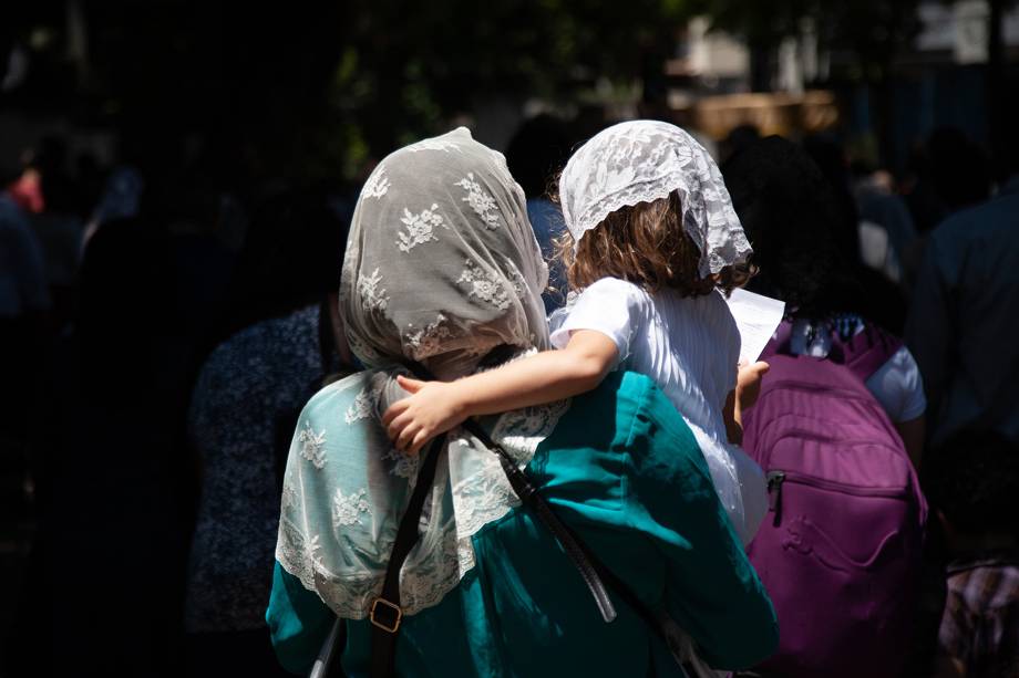 SAO PAULO, SP, BRASIL - 27/10/2019 - Missa Tridentina na Capela São Pio X, na Vila Mariana. A cerimônia, que reúne católicos tradicionalistas, foi seguida de procissão pelas ruas do bairro.