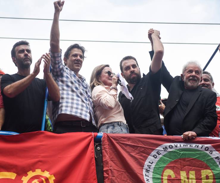 O ex-presidente Lula falou ao público em ato no em frente ao Sindicato dos Metalúrgicos, em São Bernardo do Campo-SP