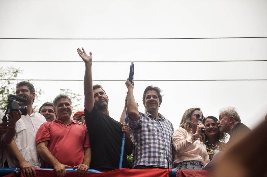 O ex-presidente Lula falou ao público em ato no em frente ao Sindicato dos Metalúrgicos, em São Bernardo do Campo-SP