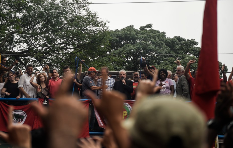 O ex-presidente Lula falou ao público em ato no em frente ao Sindicato dos Metalúrgicos, em São Bernardo do Campo-SP
