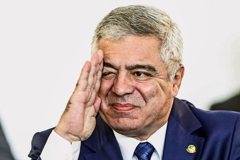 Major Olímpio, senador, morto em combate contra o vírus