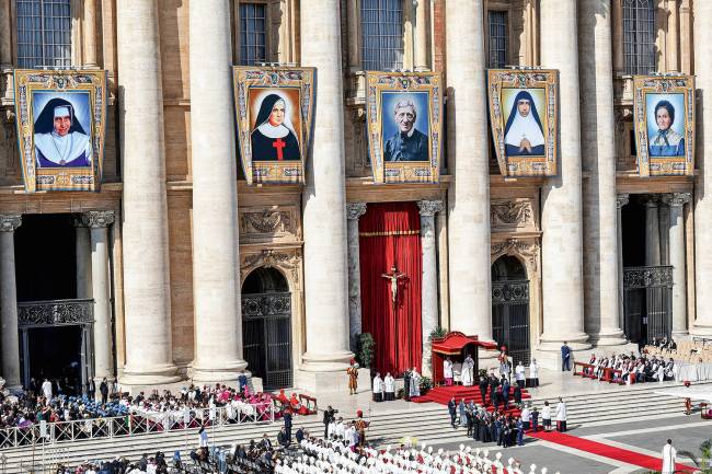 A canonização de irmã Dulce, a primeira santa nascida no Brasil